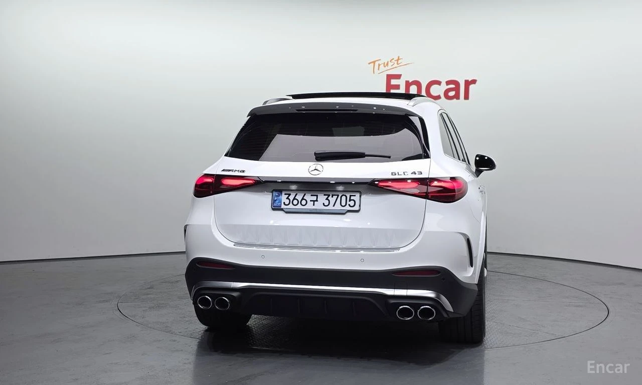 Mercedes-Benz GLC 43 AMG 4MATIC* BURMESTER* DISTRONIC* HEAD-UP* 360* , снимка 4 - Автомобили и джипове - 55475909