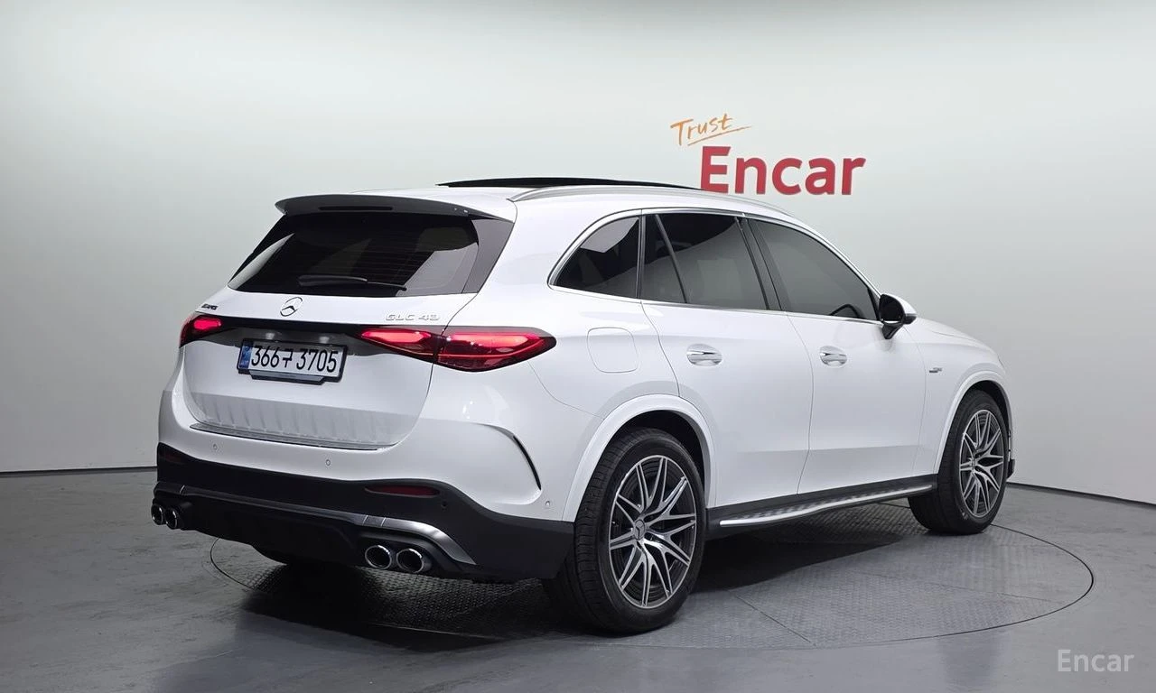 Mercedes-Benz GLC 43 AMG 4MATIC* BURMESTER* DISTRONIC* HEAD-UP* 360* , снимка 3 - Автомобили и джипове - 55475909
