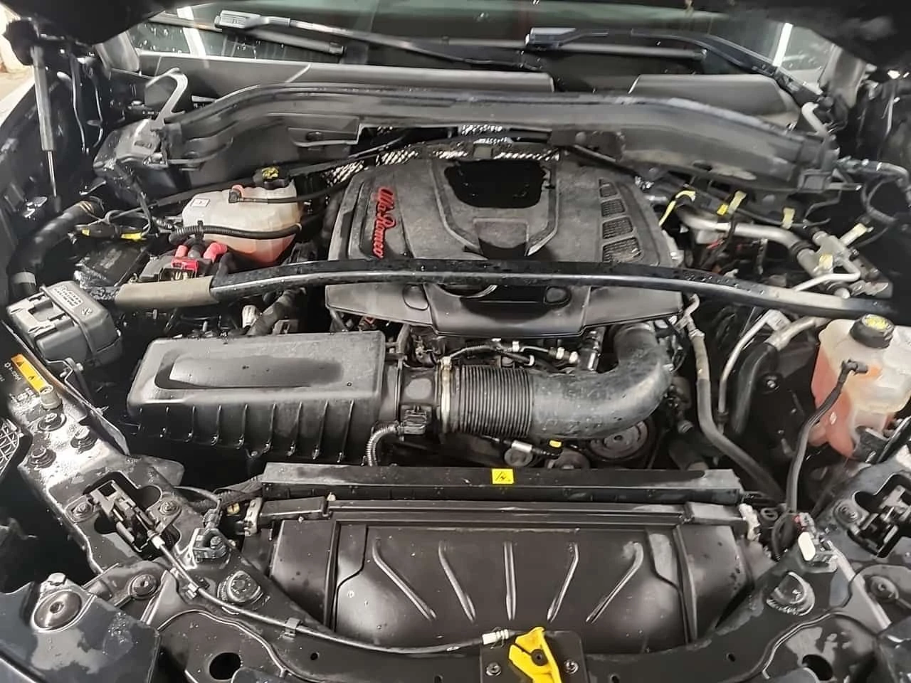 Alfa Romeo Stelvio * TI SPORT * CARFAX * ОПЦИЯ ЗА ФИНАНСИРАНЕ, снимка 16 - Автомобили и джипове - 55547350