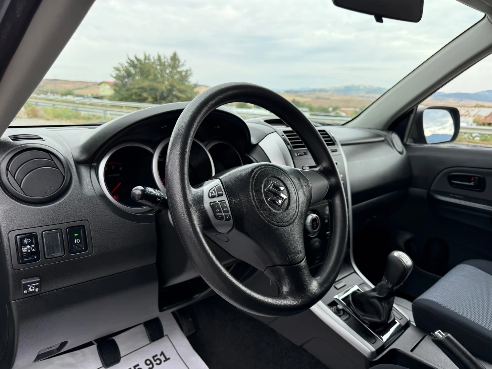 Suzuki Grand vitara 1.6i-4x4-GPL-166.000km-НАПЪЛНО РЕАЛНИ-БЕЗ РЪЖДИ, снимка 7 - Автомобили и джипове - 56233443