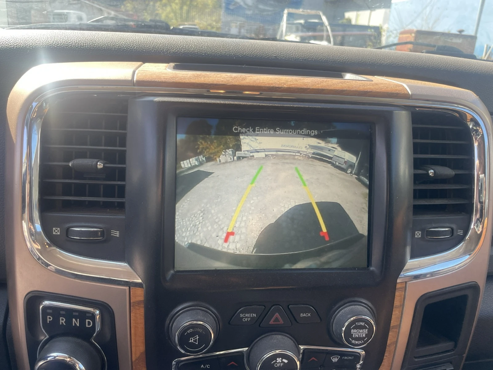 Dodge RAM 1500 5, 7 HEMI SLT 8ZF, снимка 11 - Автомобили и джипове - 56594673