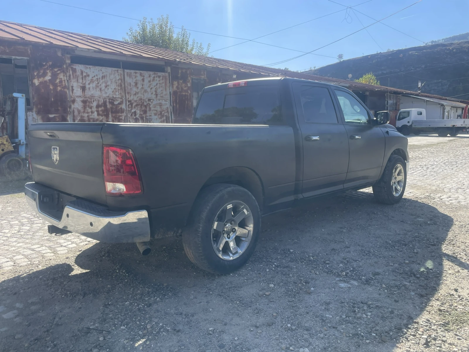 Dodge RAM 1500 5, 7 HEMI SLT 8ZF, снимка 4 - Автомобили и джипове - 56594673