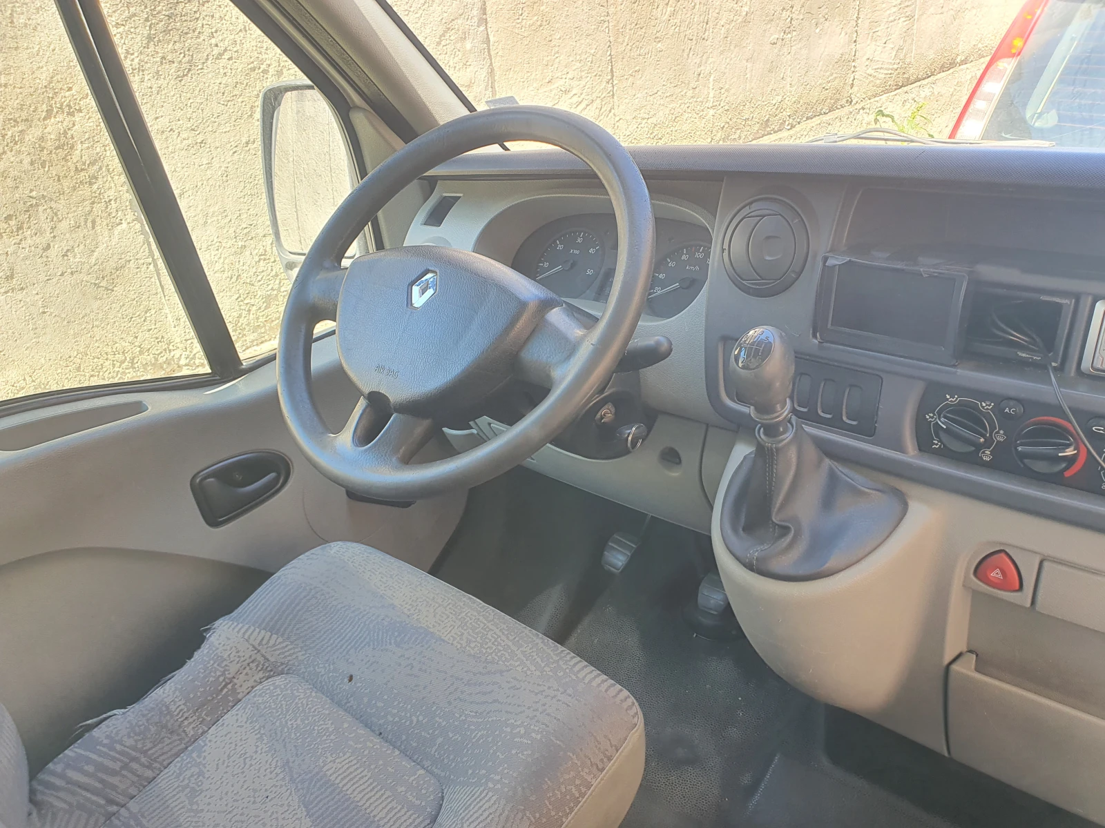 Renault Master Дълга база, снимка 3 - Бусове и автобуси - 54331228