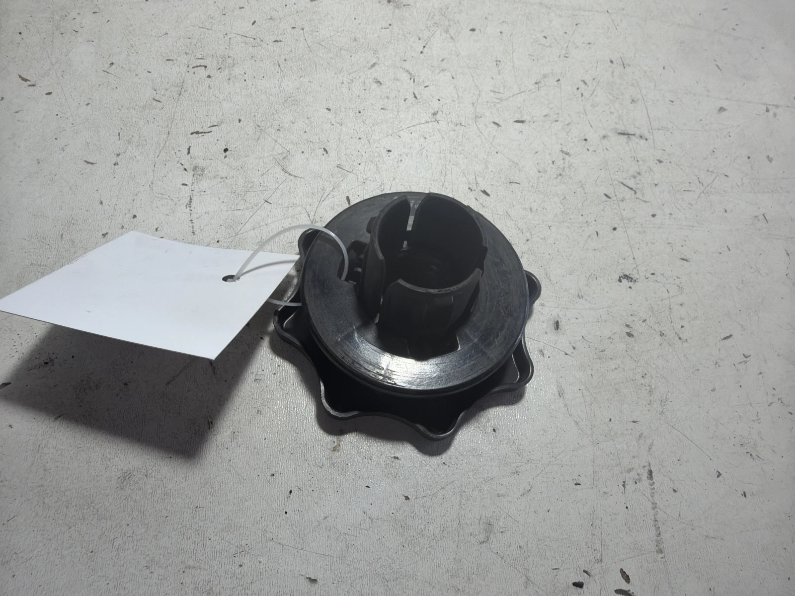 държач резервна гума комби 8K0803899 Audi A4