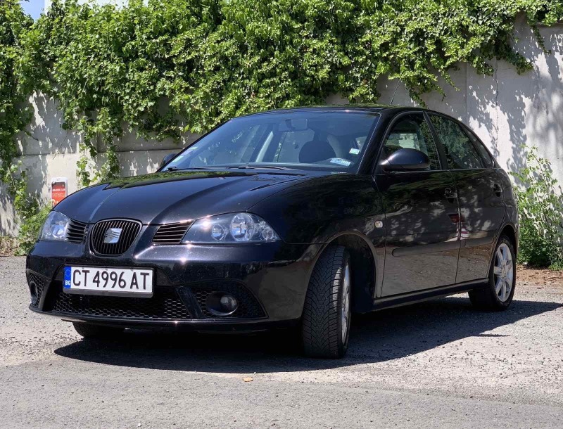 Seat Ibiza, снимка 1 - Автомобили и джипове - 46035561