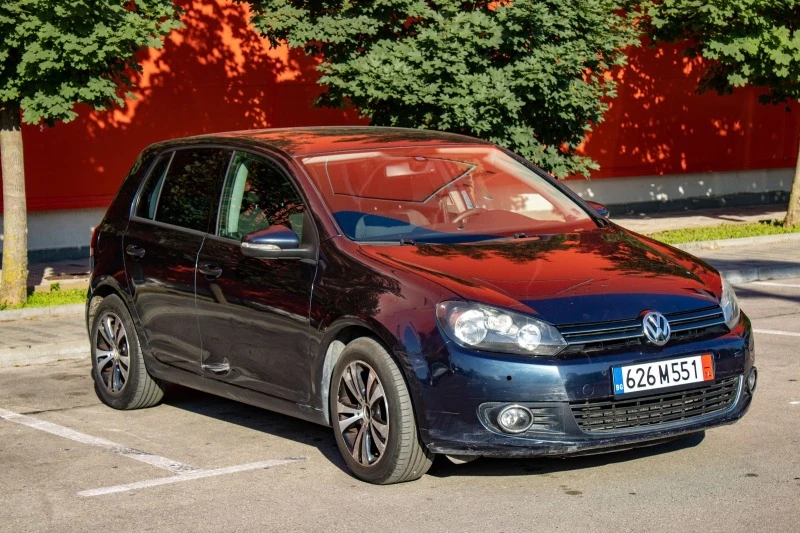 VW Golf 1.6 TDI Highline РЕГИСТРИРАН, снимка 5 - Автомобили и джипове - 46658904