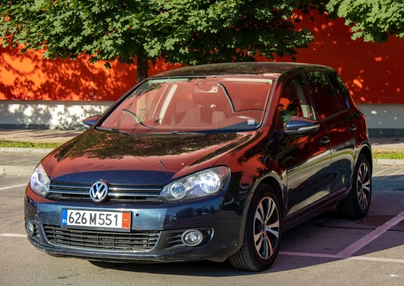 VW Golf 1.6 TDI Highline РЕГИСТРИРАН, снимка 1 - Автомобили и джипове - 46658904