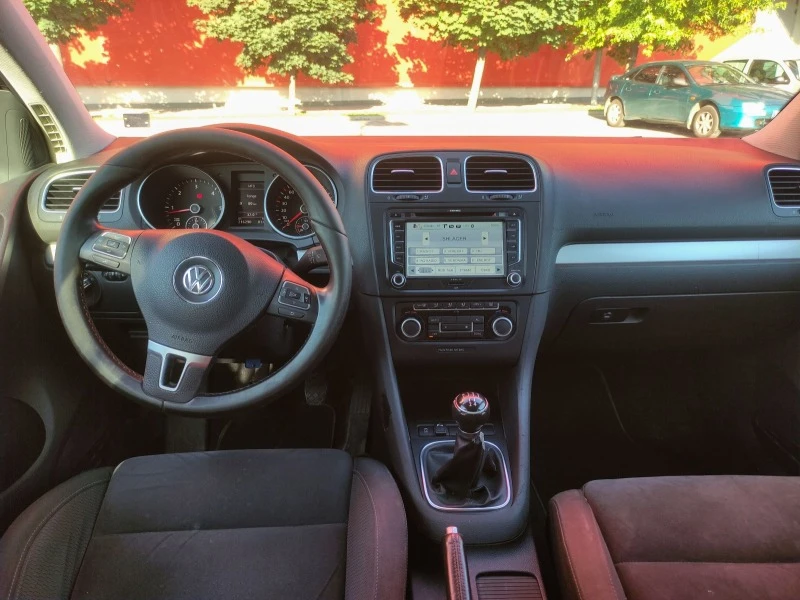 VW Golf 1.6 TDI Highline РЕГИСТРИРАН, снимка 8 - Автомобили и джипове - 46658904