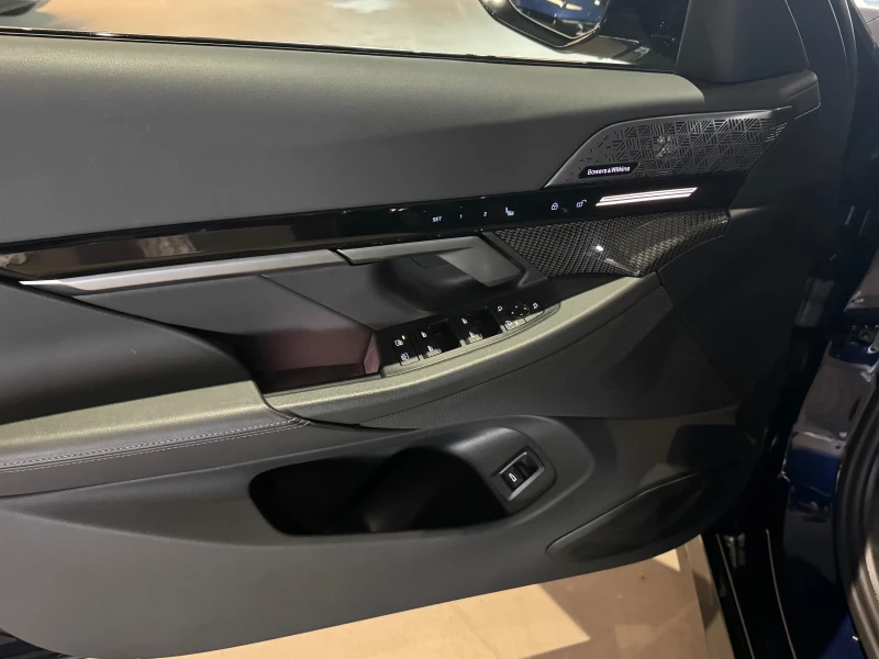 BMW 520 d xDrive M pro Pano B&W, снимка 9 - Автомобили и джипове - 50021583