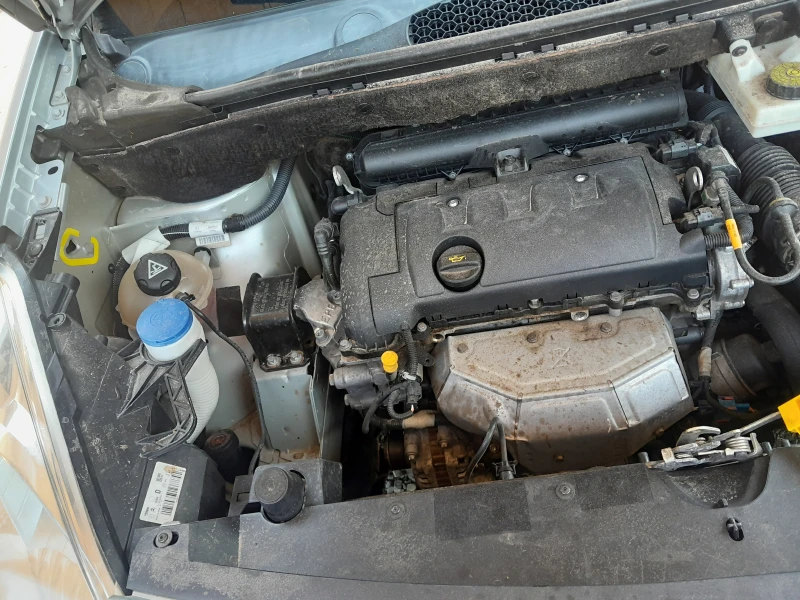 Peugeot Partner 1.6 бензин, снимка 11 - Автомобили и джипове - 51876689