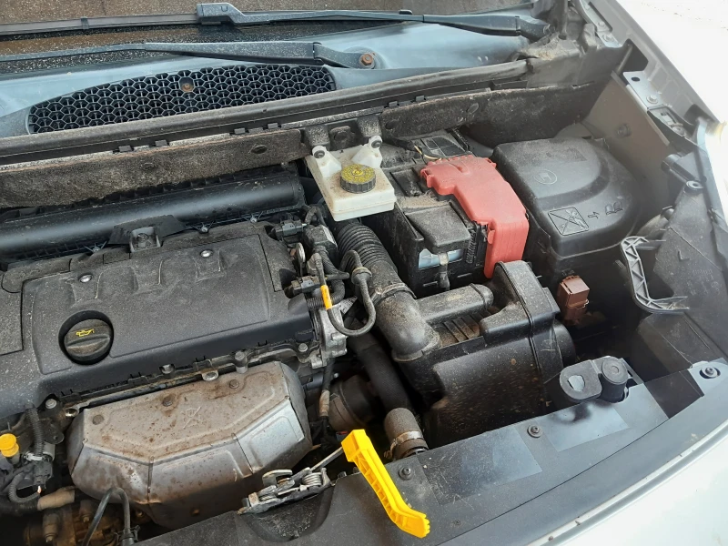 Peugeot Partner 1.6 бензин, снимка 12 - Автомобили и джипове - 51876689