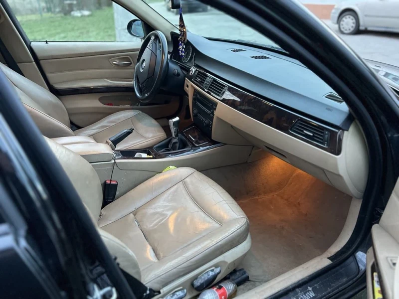 BMW 320 M paket, снимка 8 - Автомобили и джипове - 52460529