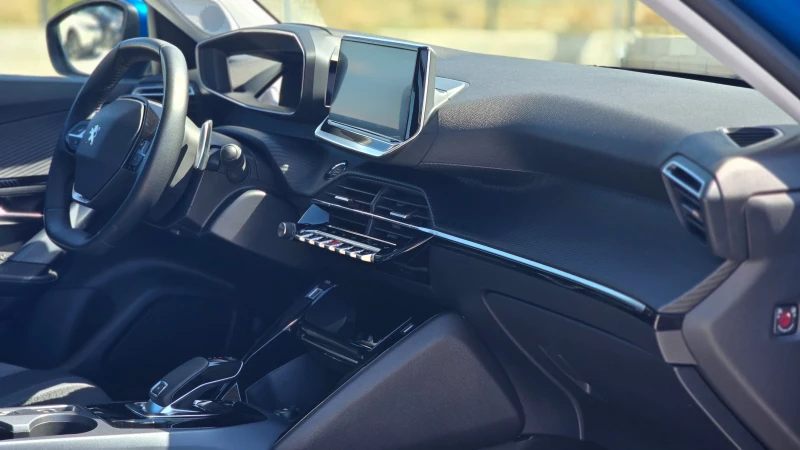 Peugeot 2008 1.5 * BlueHDI* * EAT8* * Allure* , снимка 10 - Автомобили и джипове - 51919036