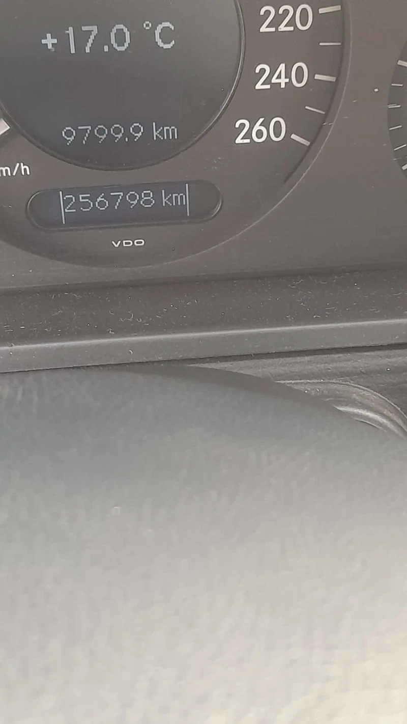 Mercedes-Benz E 200, снимка 8 - Автомобили и джипове - 52545644