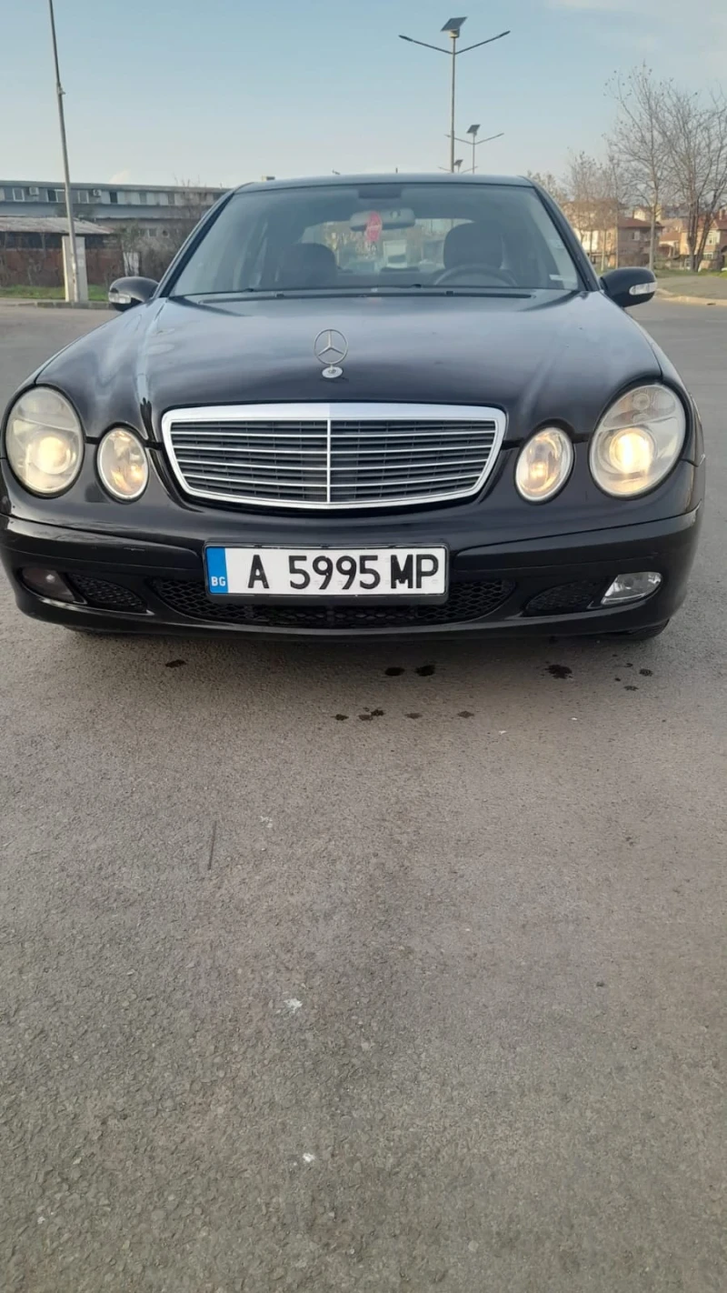 Mercedes-Benz E 200, снимка 13 - Автомобили и джипове - 52545644