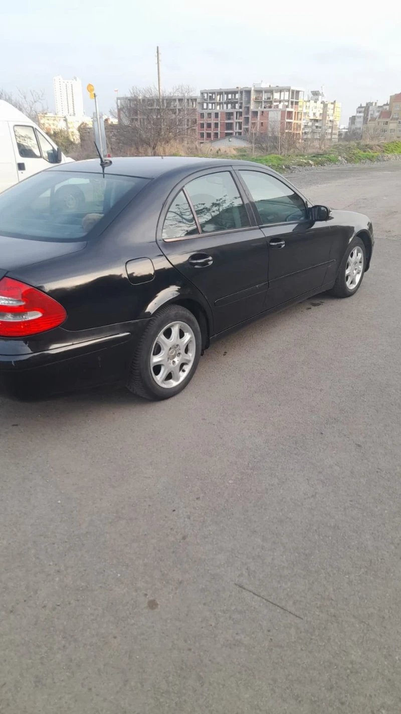 Mercedes-Benz E 200, снимка 2 - Автомобили и джипове - 52545644