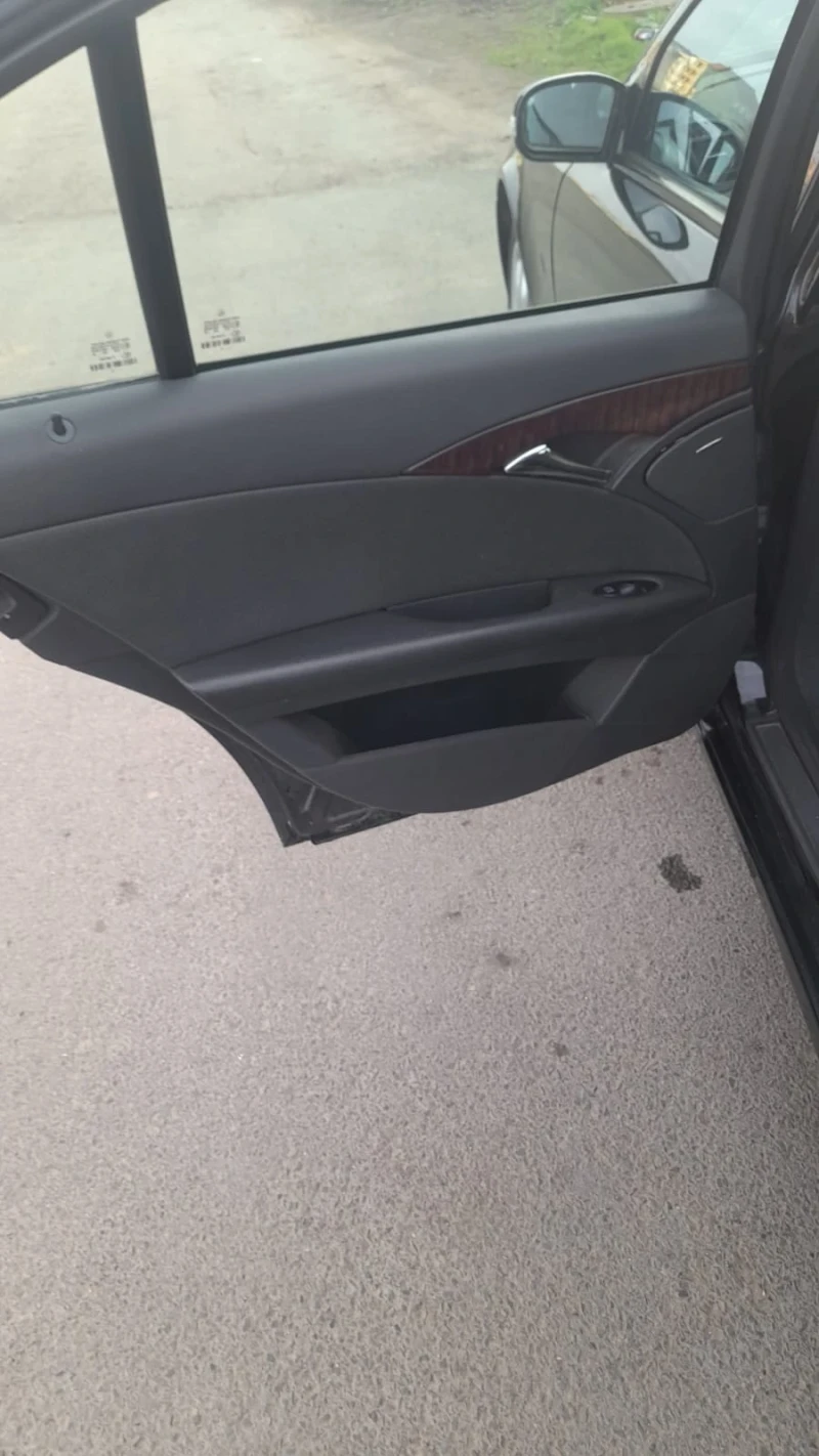 Mercedes-Benz E 200, снимка 11 - Автомобили и джипове - 52545644