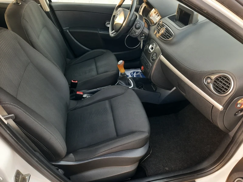 Renault Clio 2011таEURO5 NAVI, снимка 8 - Автомобили и джипове - 52804209