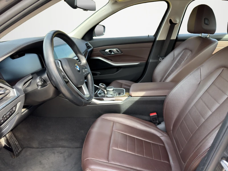 BMW 320 xDrive, снимка 6 - Автомобили и джипове - 53538429