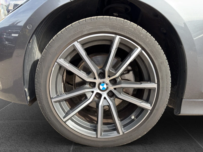 BMW 320 xDrive, снимка 5 - Автомобили и джипове - 53538429