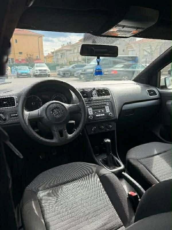 VW Polo 1.6 TDI 90к.с, снимка 7 - Автомобили и джипове - 53982833