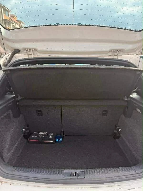 VW Polo 1.6 TDI 90к.с, снимка 12 - Автомобили и джипове - 53982833