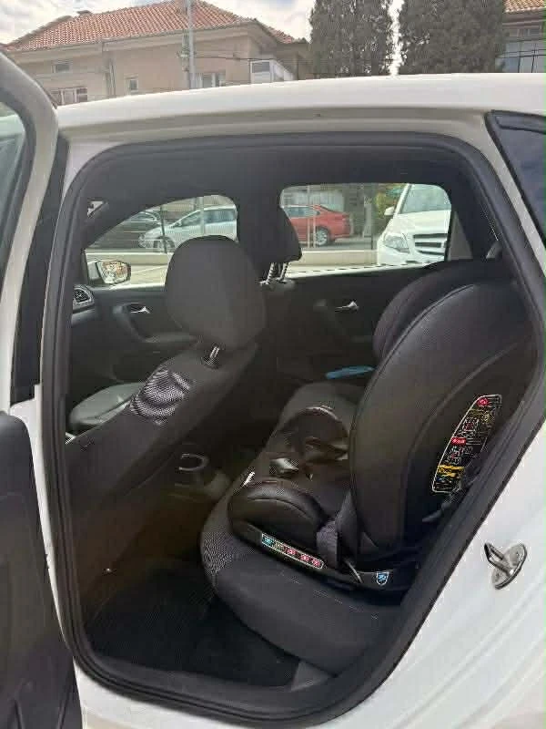 VW Polo 1.6 TDI 90к.с, снимка 11 - Автомобили и джипове - 53982833