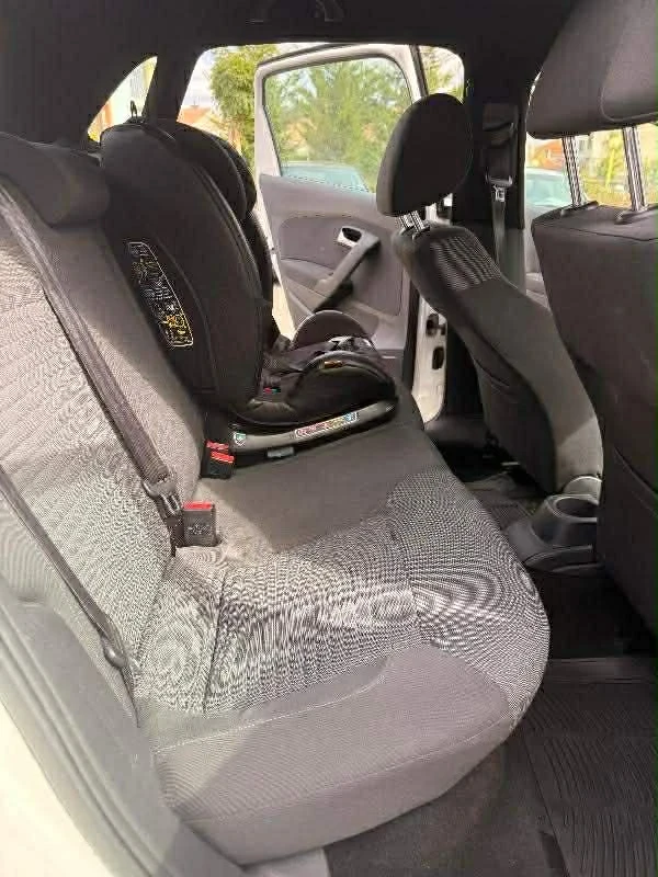 VW Polo 1.6 TDI 90к.с, снимка 10 - Автомобили и джипове - 53982833