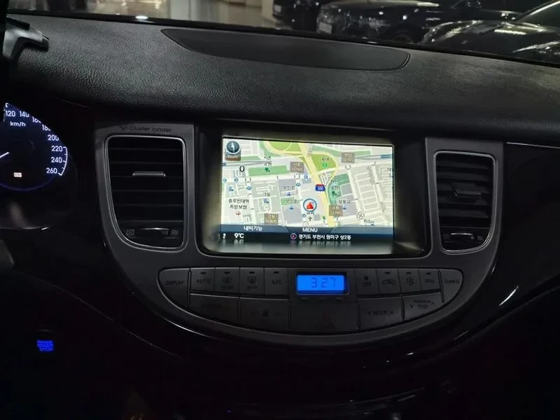 Hyundai Genesis 3.3, снимка 10 - Автомобили и джипове - 54618067