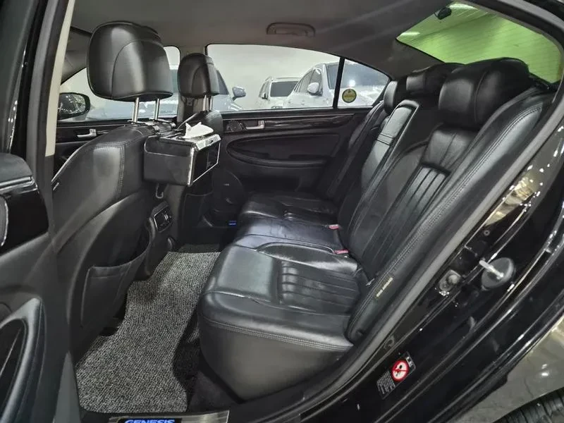 Hyundai Genesis 3.3, снимка 13 - Автомобили и джипове - 54618067