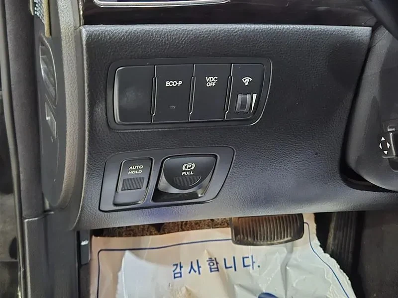 Hyundai Genesis 3.3, снимка 16 - Автомобили и джипове - 54618067