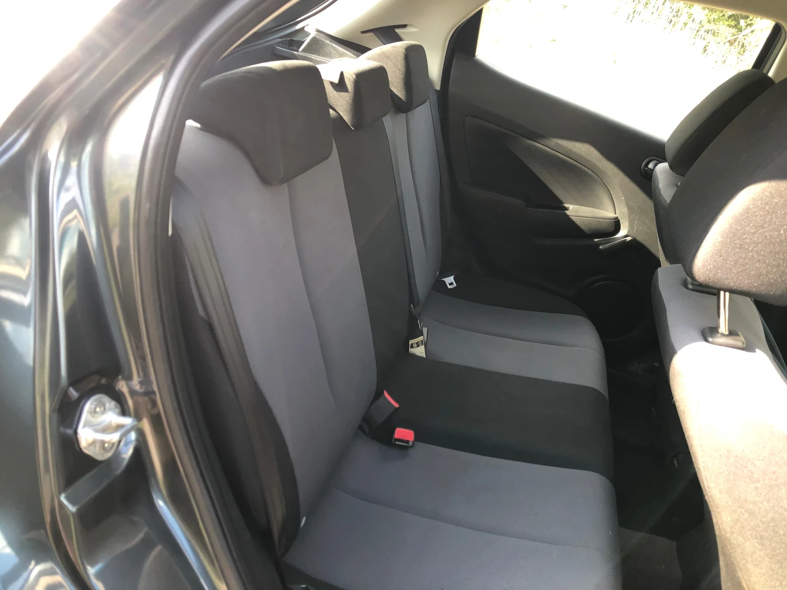 Mazda 2  - изображение 8