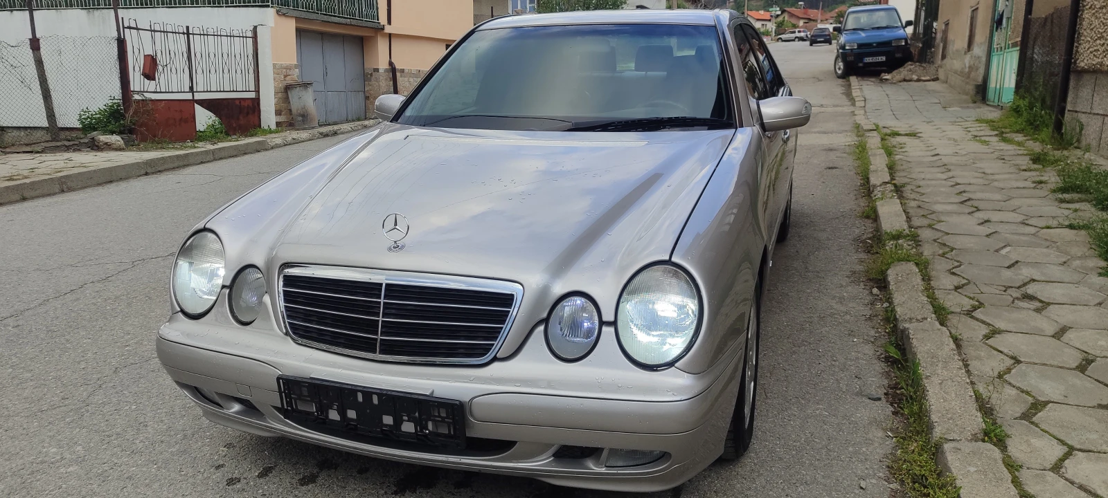Mercedes-Benz E 200 CDI  - изображение 6