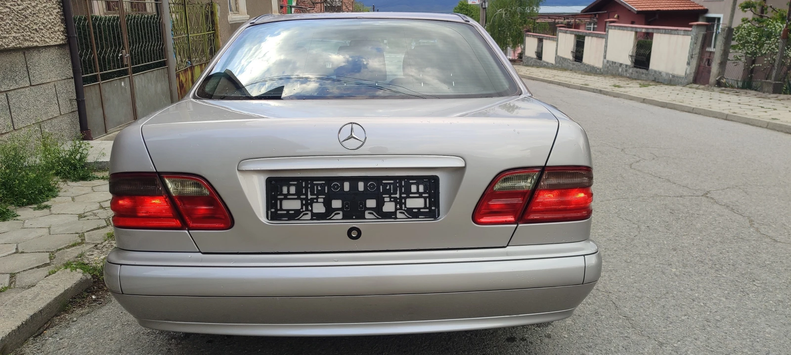 Mercedes-Benz E 200 CDI  - изображение 3