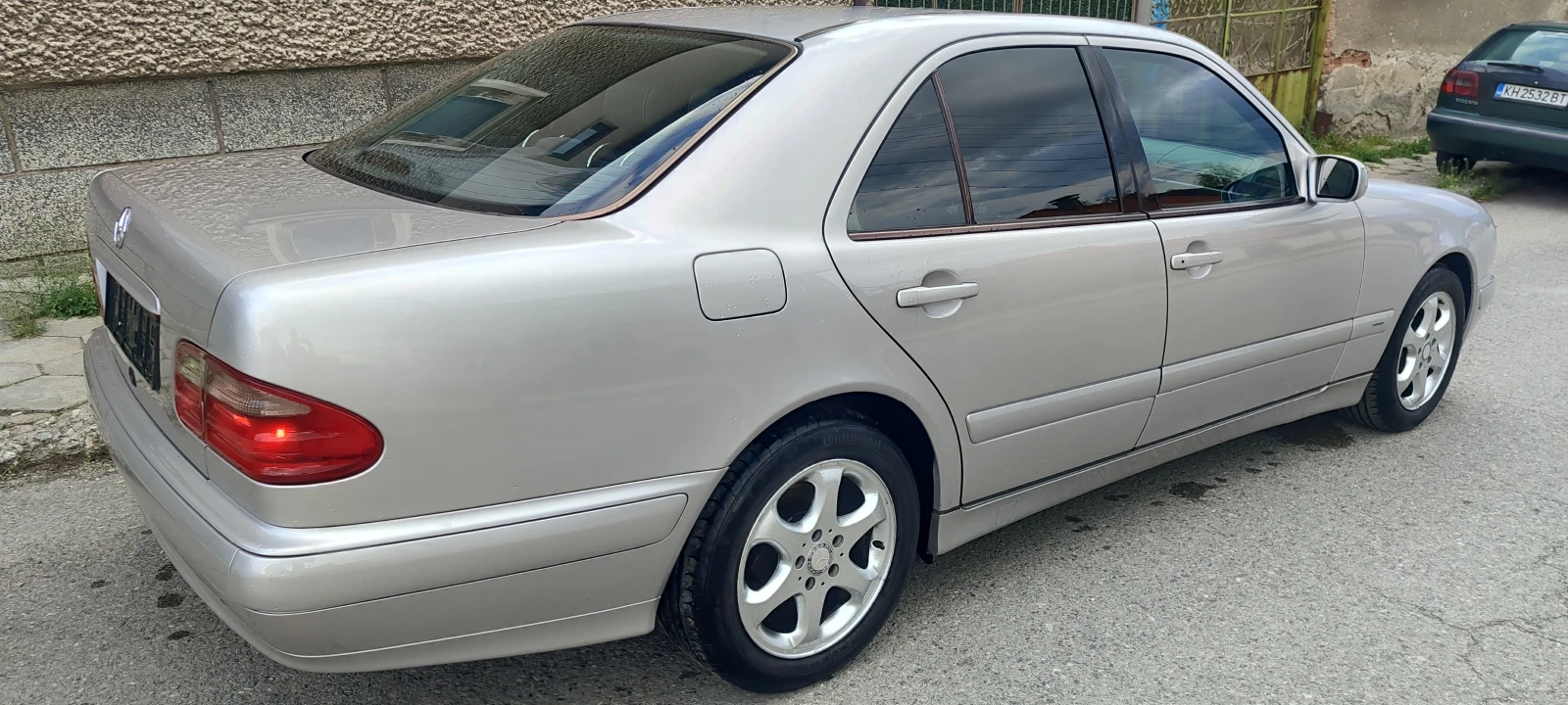 Mercedes-Benz E 200 CDI  - изображение 4
