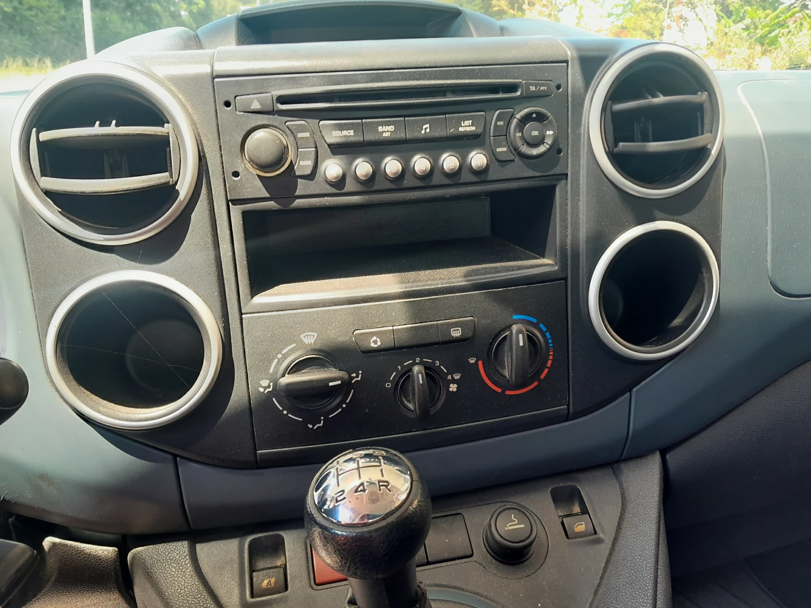 Peugeot Partner 1.6 бензин - изображение 8