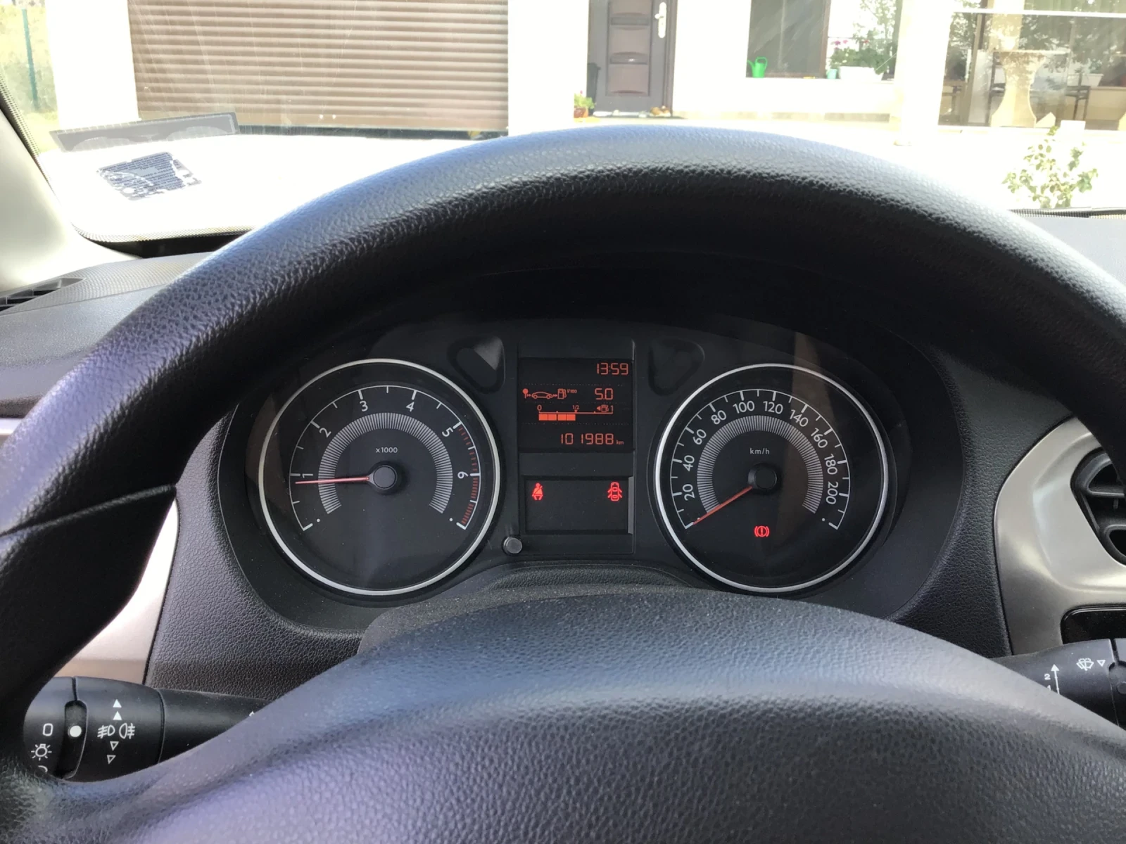Peugeot 301 Active - изображение 5