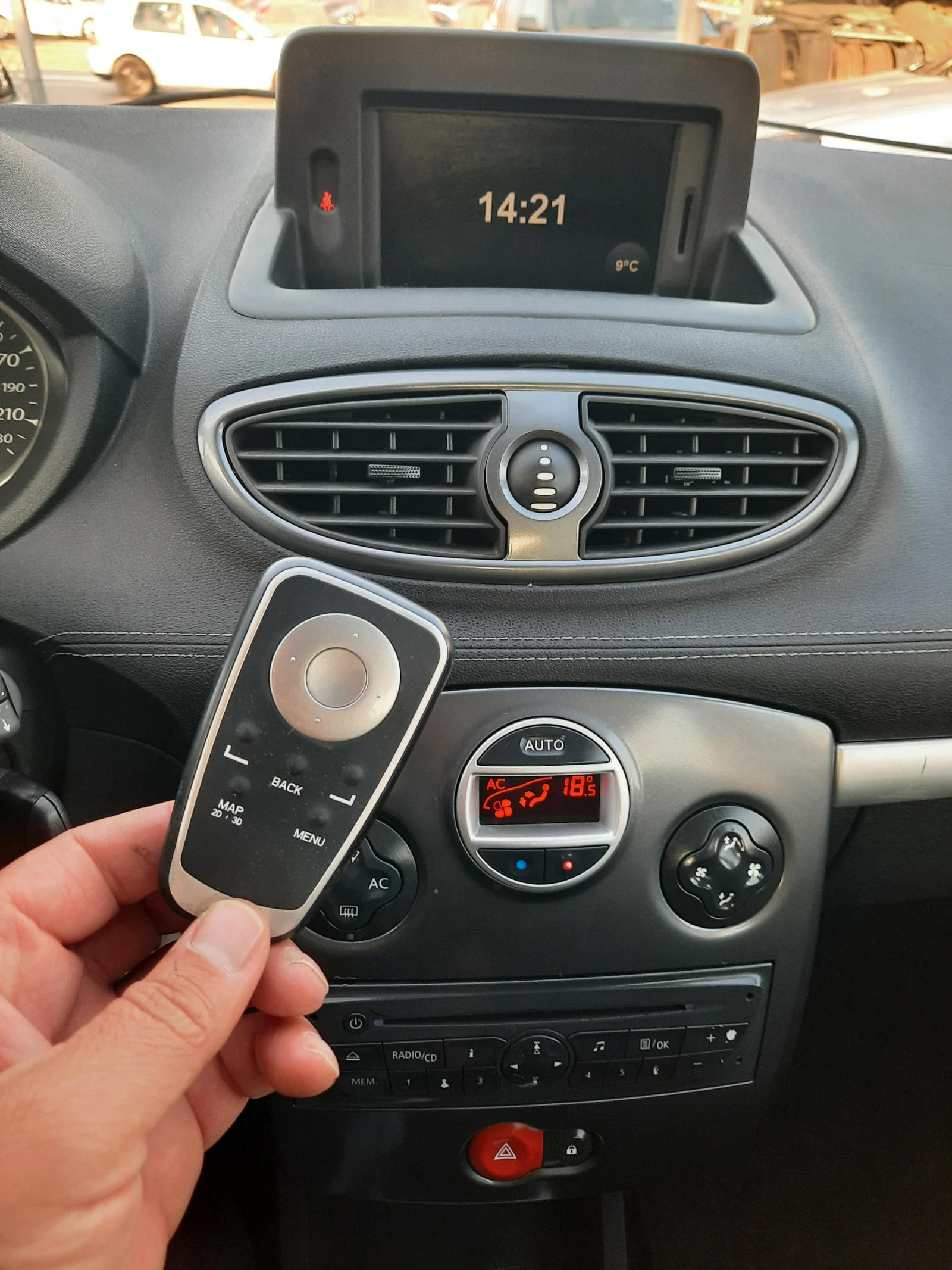 Renault Clio 2011таEURO5 NAVI - изображение 9