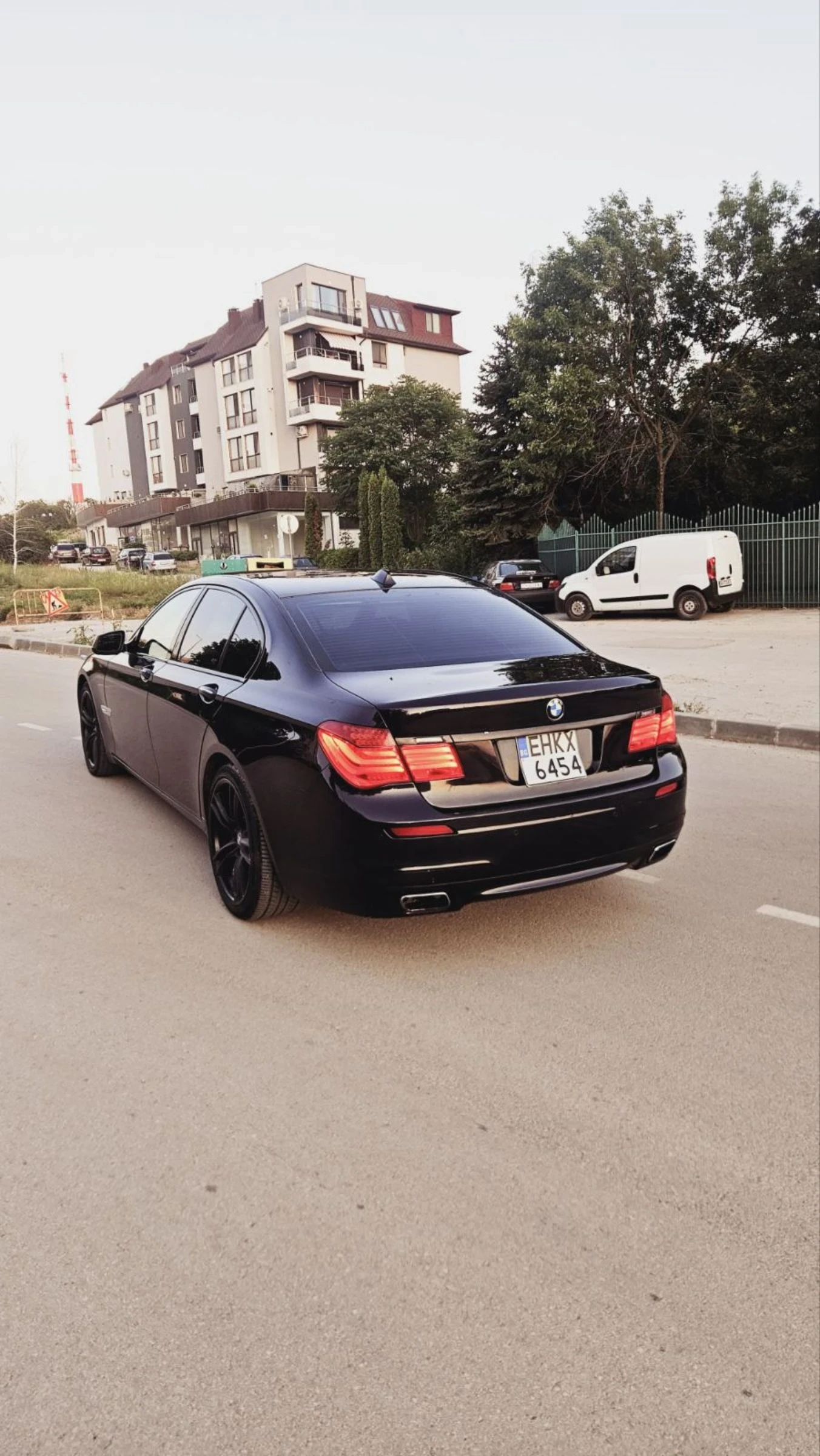 BMW 750 750  xdrive, снимка 8 - Автомобили и джипове - 53777572