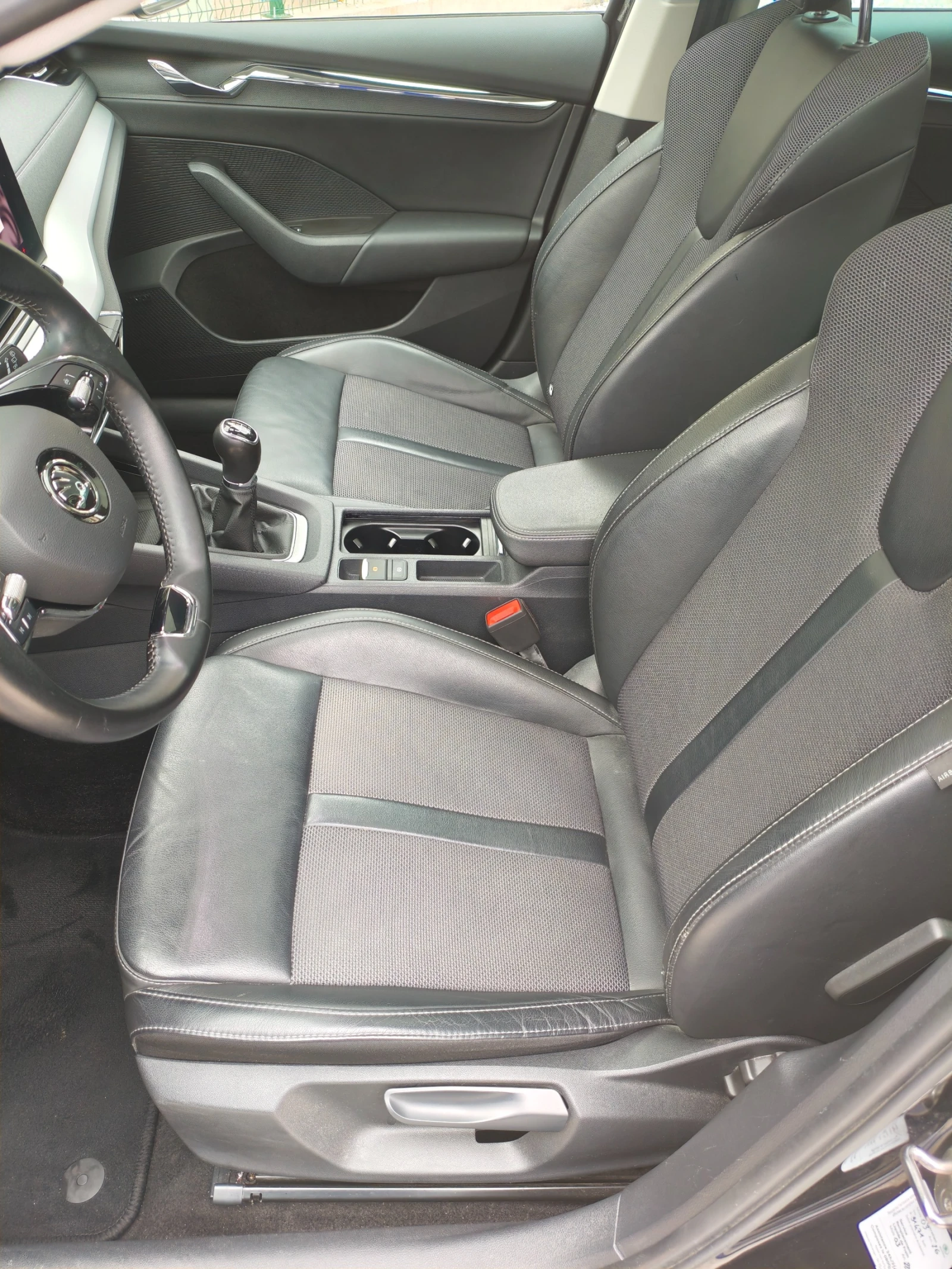 Skoda Octavia 1.5TSi 150к.с Panorama, Kamera, снимка 9 - Автомобили и джипове - 53996935