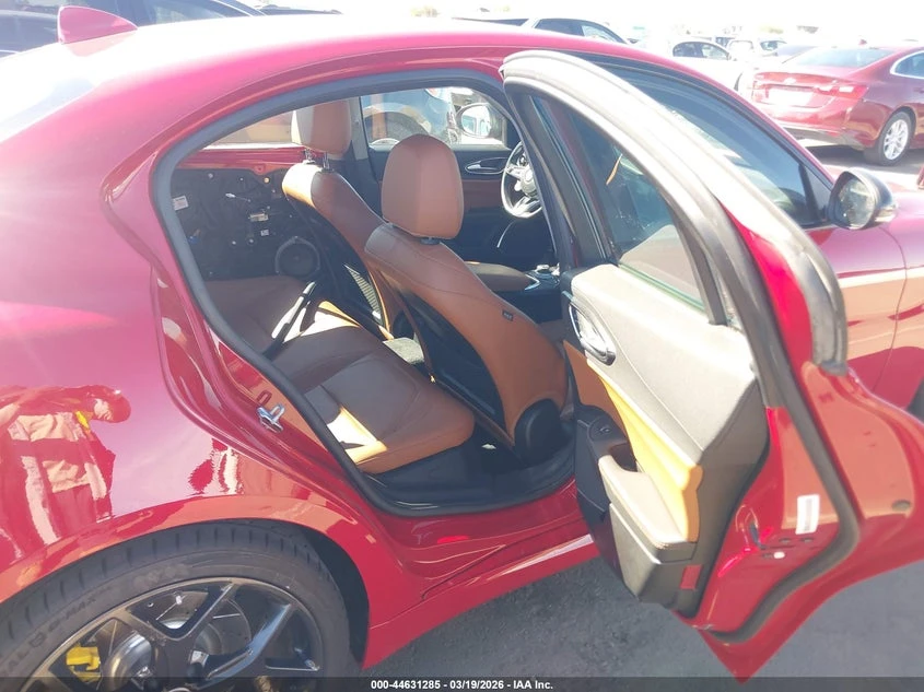 Alfa Romeo Giulia 2.0l Rwd, снимка 8 - Автомобили и джипове - 54093850