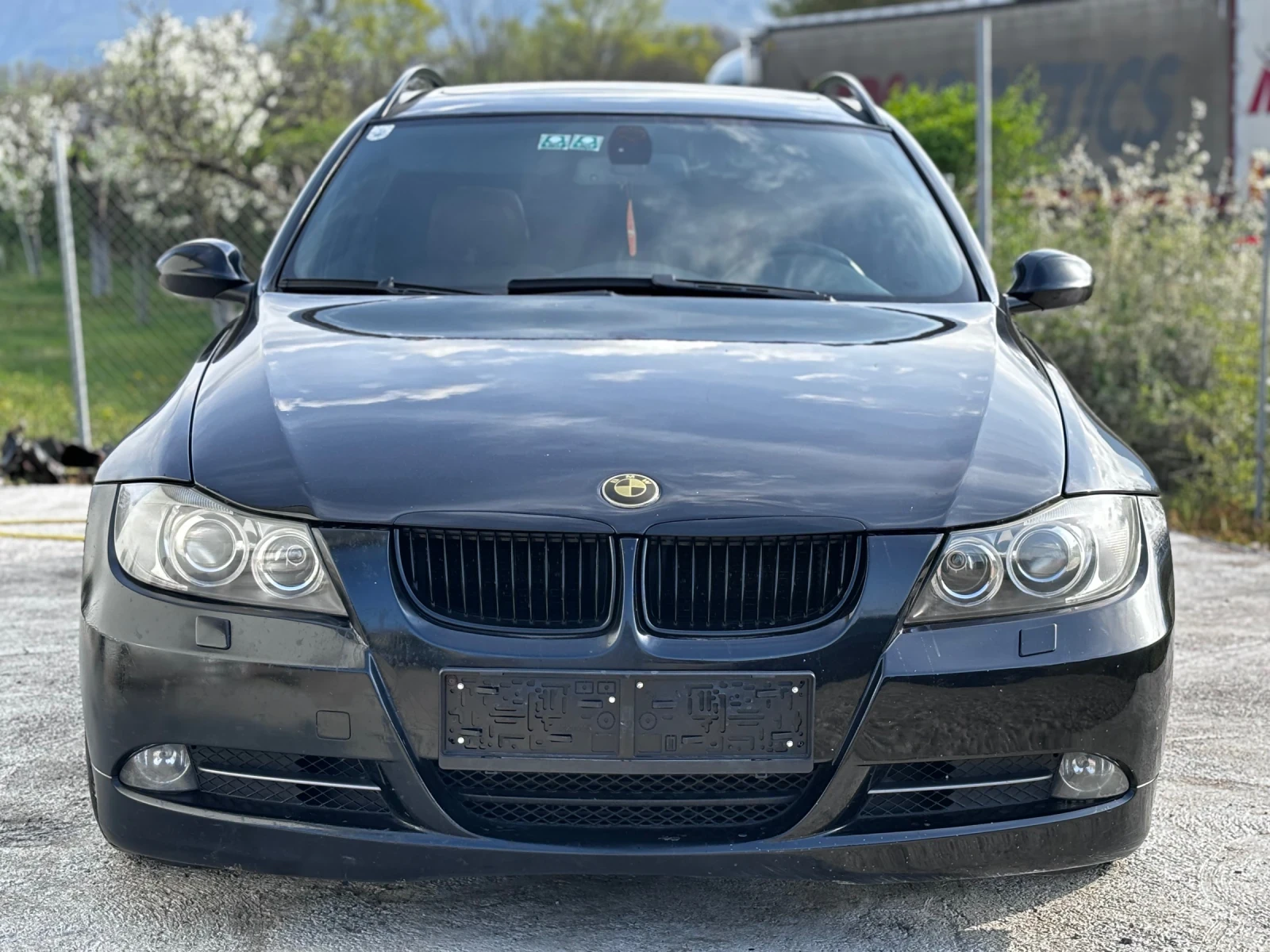 BMW 320 * KEYLESS* NAVI* TOP* , снимка 2 - Автомобили и джипове - 54220809