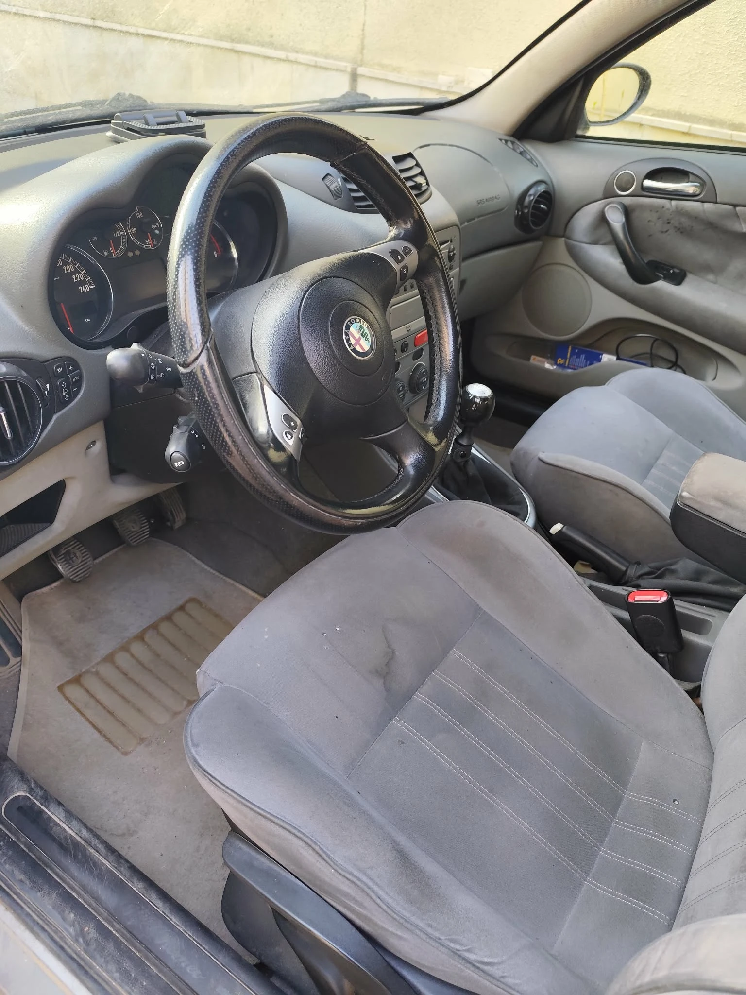 Alfa Romeo 147, снимка 8 - Автомобили и джипове - 54229723