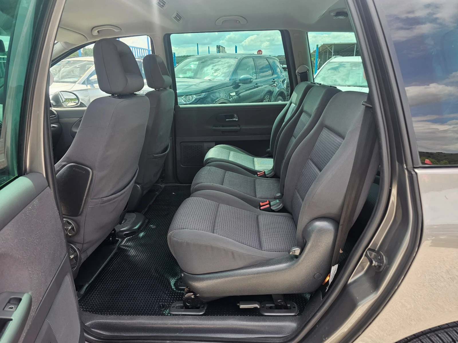 VW Sharan 2.0 tdi 7-mesta , снимка 10 - Автомобили и джипове - 54619197