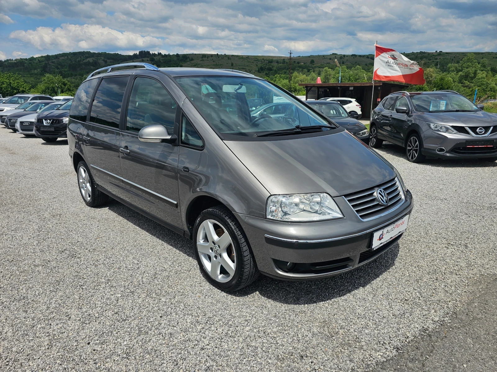 VW Sharan 2.0 tdi 7-mesta , снимка 8 - Автомобили и джипове - 54619197