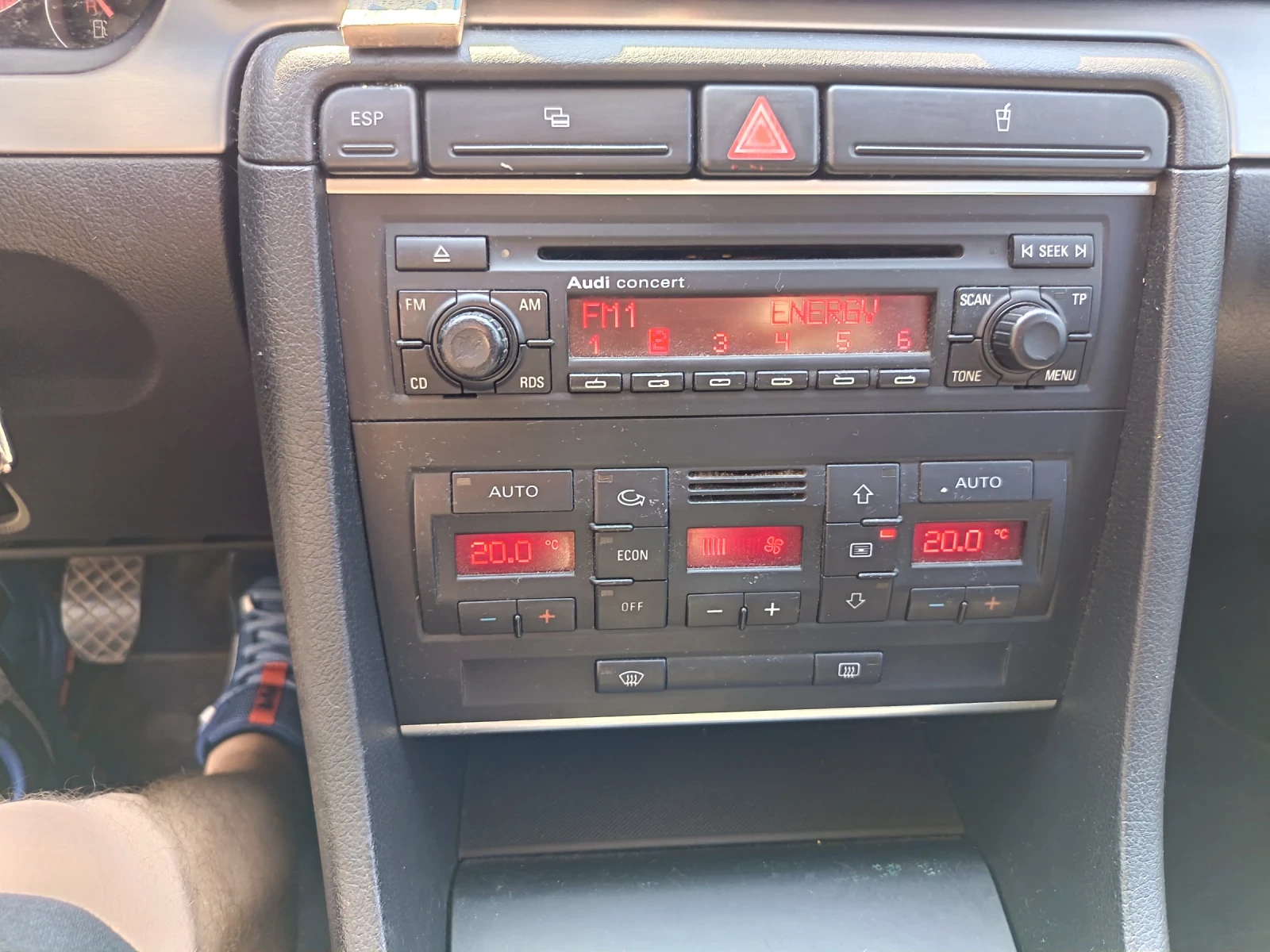 Audi A4 Avant, снимка 10 - Автомобили и джипове - 54808936