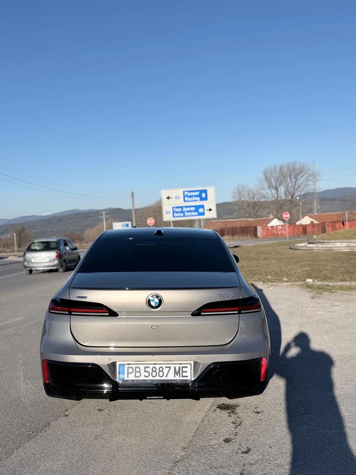BMW 740 X Drive M-Sport, снимка 3 - Автомобили и джипове - 54831030