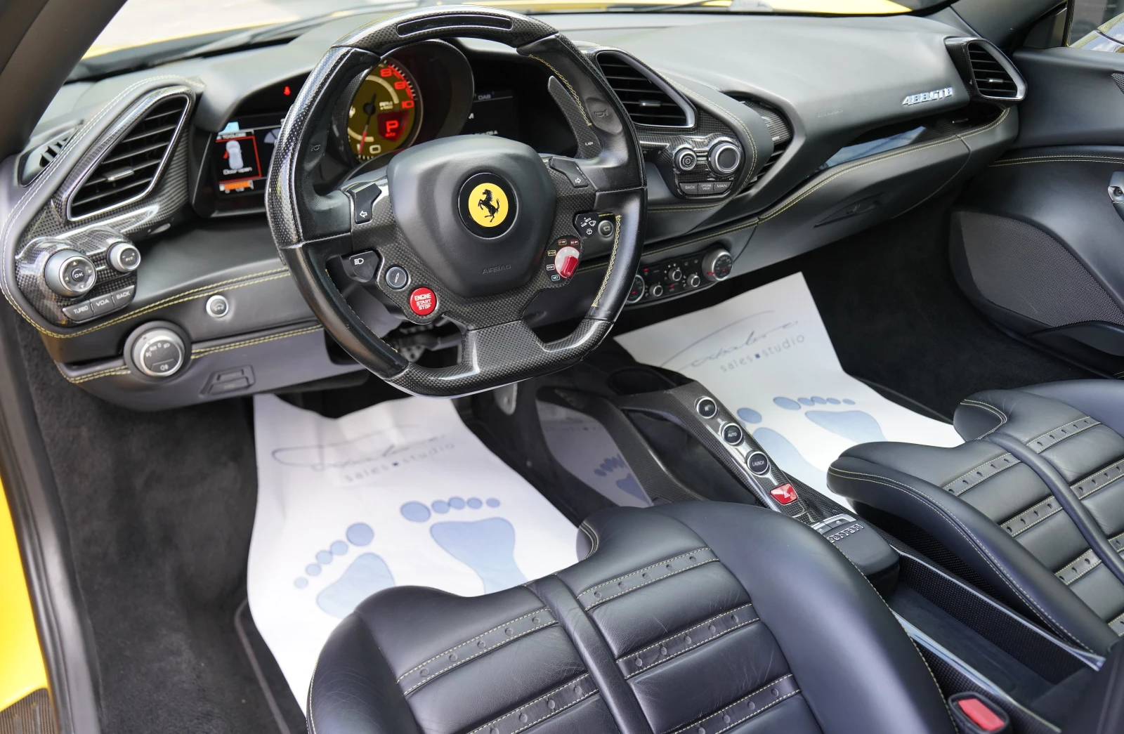 Ferrari 488 GTB 3.9 V8 BiTurbo Carbon Package AKRAPOVIC, снимка 8 - Автомобили и джипове - 55277092