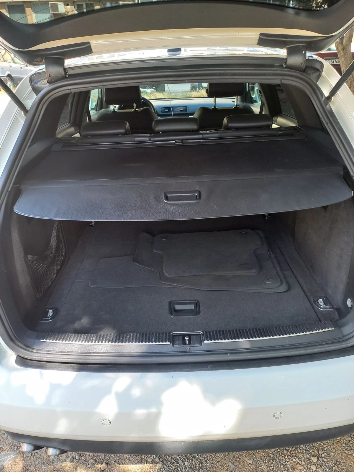 Audi A4 2.0 TDI, снимка 7 - Автомобили и джипове - 55405614