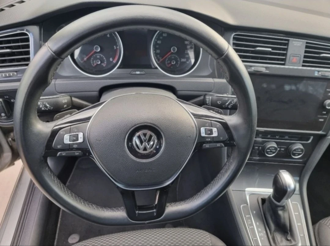VW Golf 1.6TDI 116к.с. DSG Euro 6d 60 000км, снимка 11 - Автомобили и джипове - 55638080